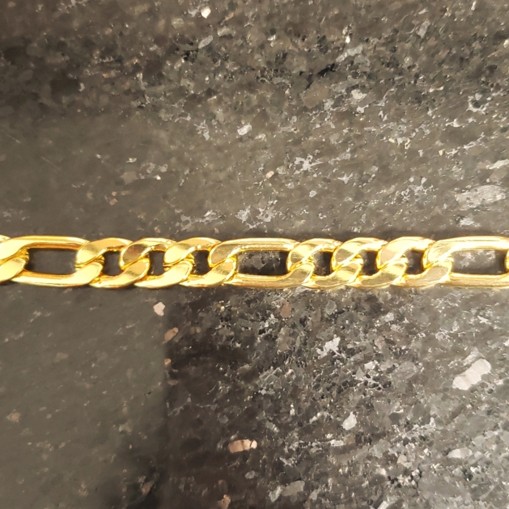 Gently used 18k gold plated Cuban link bracelet